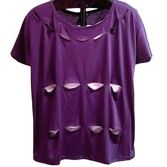 Hot Topic Tops - Hot topic cut out tee L